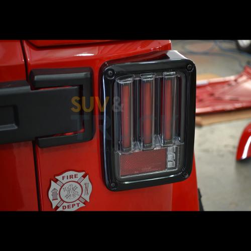 Jeep 07-17 JK Wrangler OLED Bar-Style LED Taillights - Clear Lens