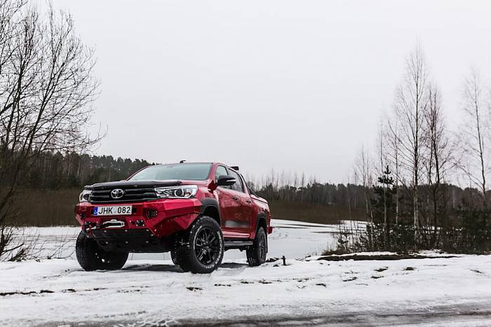 Toyota Hilux и бамперы RIVAL