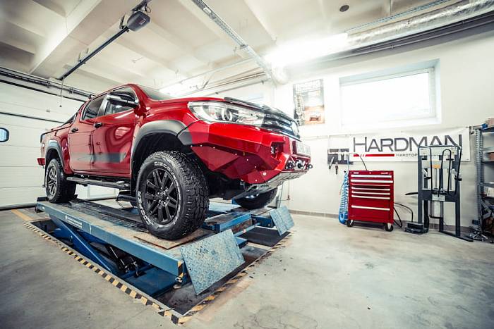 Toyota Hilux и бамперы RIVAL