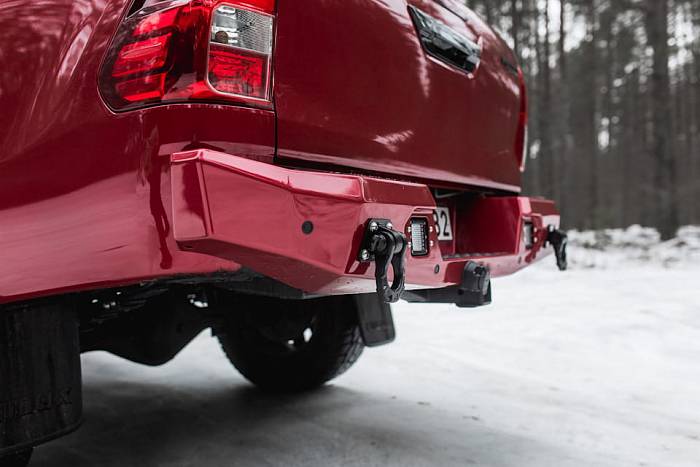 Toyota Hilux и бамперы RIVAL